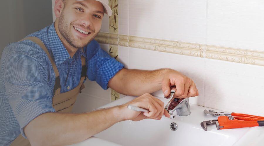 Handle or spout repair in North Baltimore, OH